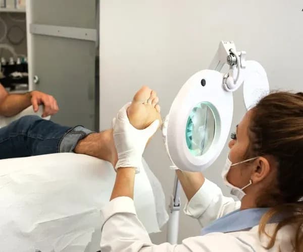 Ayak Siğili (Plantar Siğil) Nedir? Neden Olur?