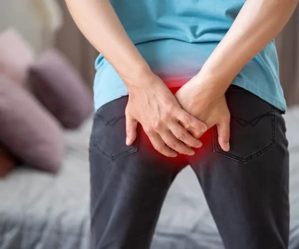 Makat Ağrısı Otururken Neden Artar? Günlük Hayat Etkileri